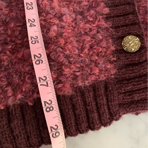 Hand knit merlot wool sweater with contrast details & beautiful buttons - Picture 11 of 11